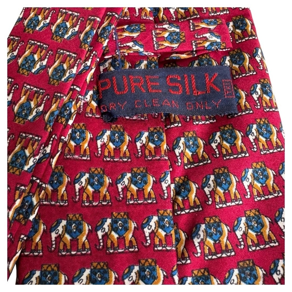 BEAUFORT by Tie Rack 100% Silk Red with‎ elephants Necktie Vtg - Picture 2 of 4
